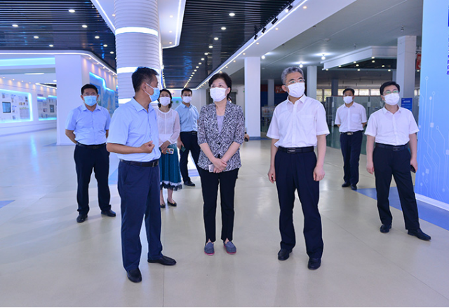 濟寧市政協(xié)主席、黨組書記霍媛媛到新風光公司調(diào)研