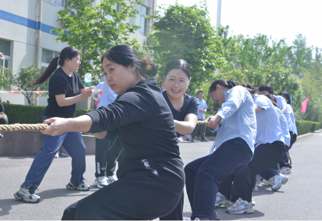 迎五一，展風(fēng)采——新風(fēng)光第二十一屆春季運(yùn)動(dòng)會(huì)召開